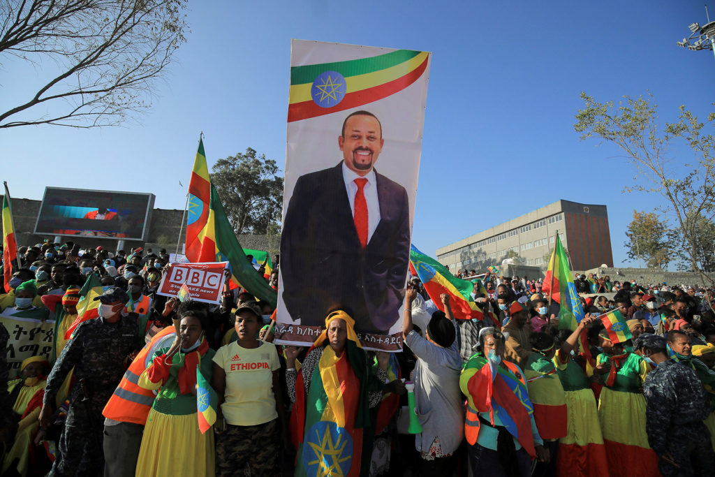 Una manifestazione filogovernativa ad Addis Abeba nel novembre 2021. REUTERS/Tiksa Negeri