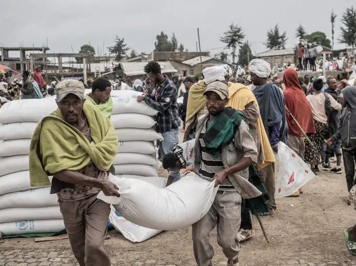 Foto d'archivio della distribuzione di aiuti alimentari nel Tigray (Foto: dw.com)