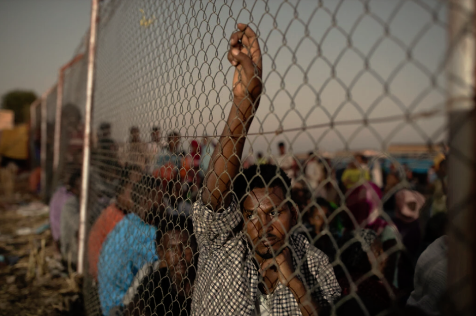 Rifugiati etiopi fuggiti dalla regione del Tigray in un complesso delle Nazioni Unite in Sudan a dicembre.