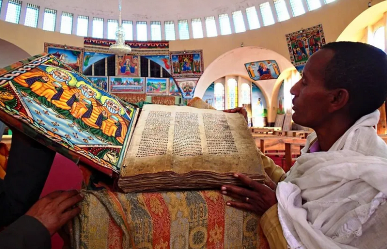 Presso la chiesa di Santa Maria di Sion ad Axum, nella regione del Tigray in Etiopia. Credito: Jasmine Halki.